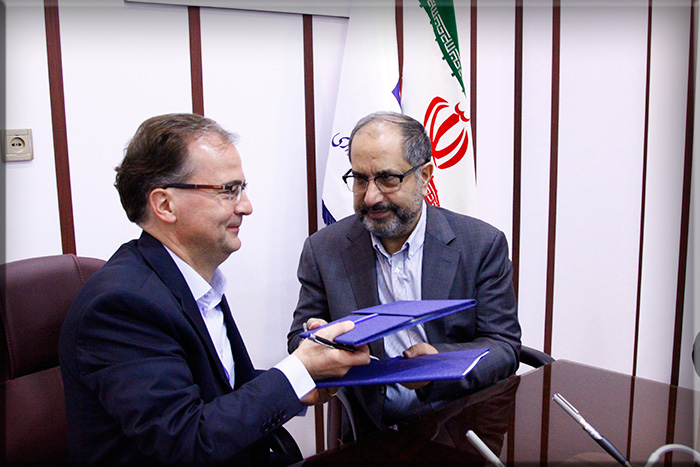 امضا تفاهم نامه بین دانشگاه علوم قضایی و دبیر کل سازمان لاهه