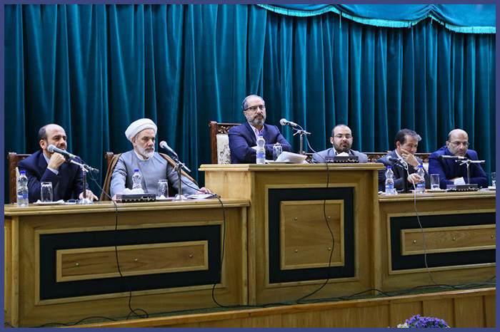نشست رئیس دانشگاه علوم قضایی با دانشجویان